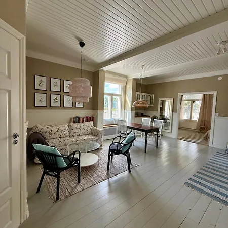 Charming Two-room In An Old 19th-century Wooden House * Hangö