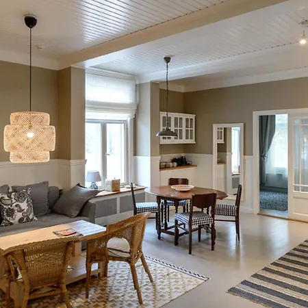 Lägenhet Charming Two-room In An Old 19th-century Wooden House *