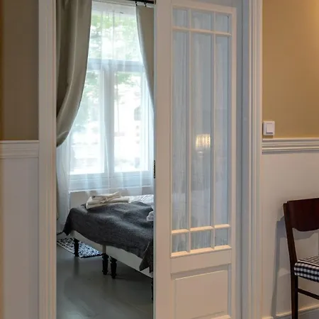 Charming Two-room In An Old 19th-century Wooden House Lägenhet