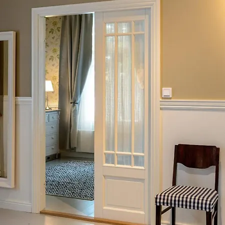 Charming Two-room In An Old 19th-century Wooden House * Hangö
